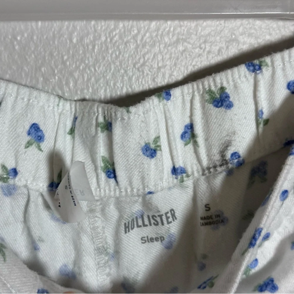 Hollister Women Elastic Waist Sleep Pajama Shorts White Floral size‎ S